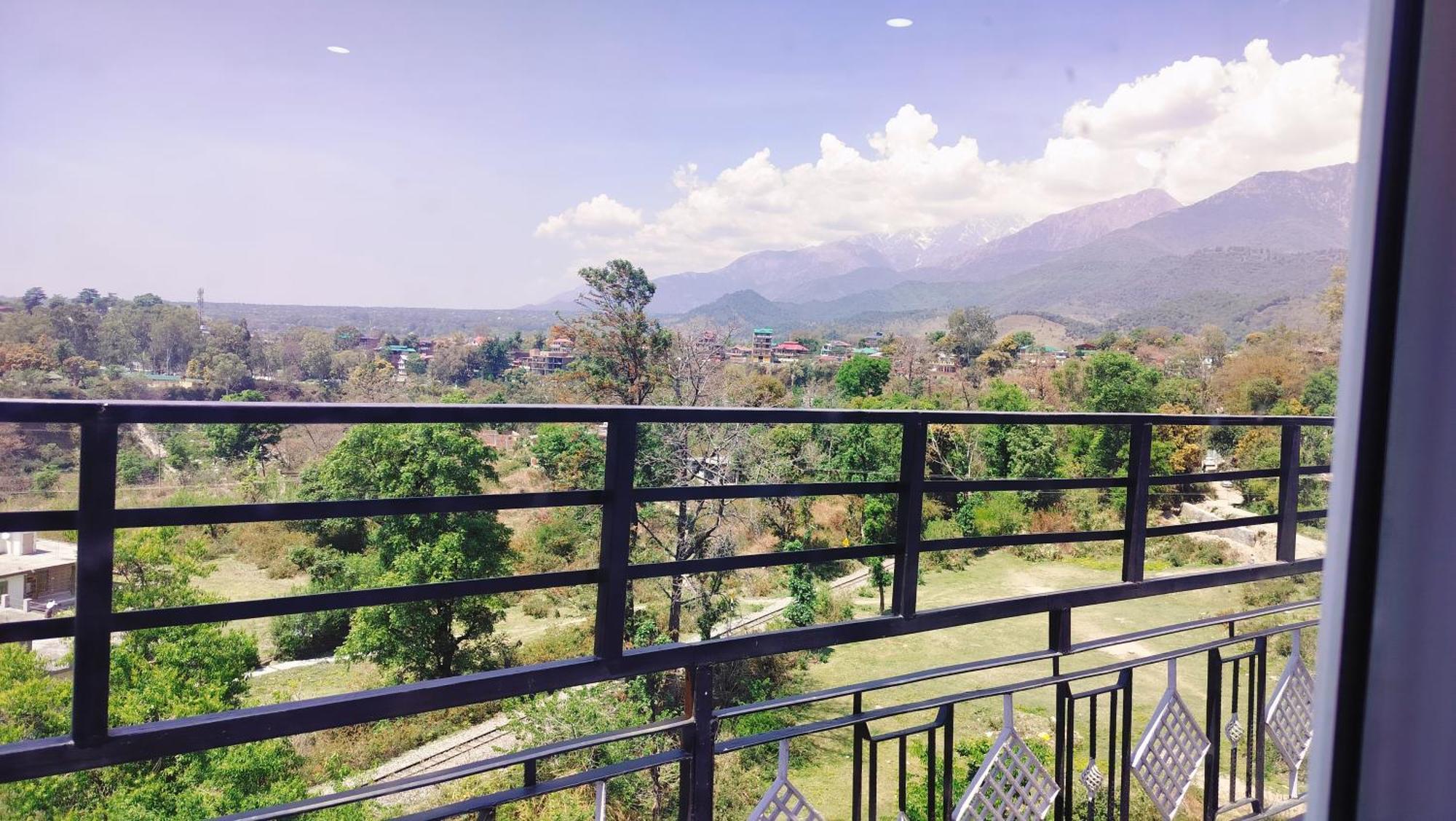 Hotel Binwa View Baijnath Экстерьер фото